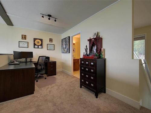 943 Guest Road, West Kelowna, BC - Indoor Photo Showing Office