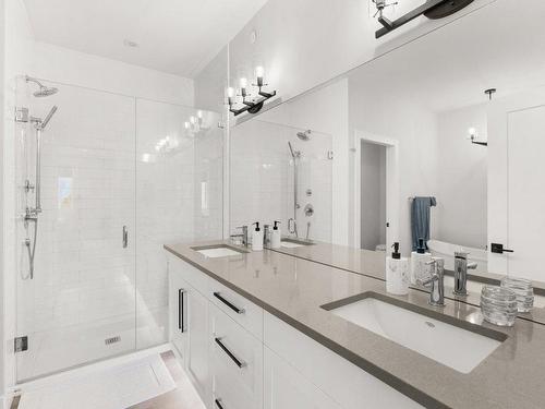 #27-10100 Tyndall Road, Lake Country, BC - Indoor Photo Showing Bathroom