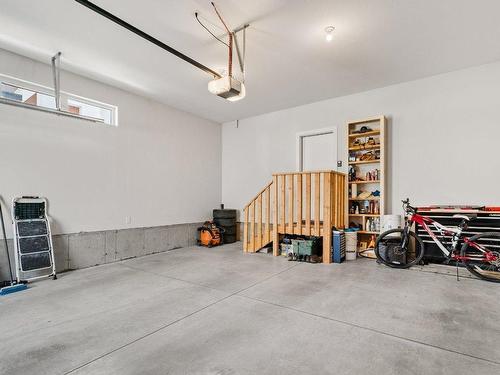 #27-10100 Tyndall Road, Lake Country, BC - Indoor Photo Showing Garage