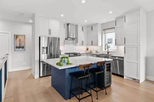 #27-10100 Tyndall Road, Lake Country, BC - Indoor Photo Showing Kitchen With Double Sink With Upgraded Kitchen