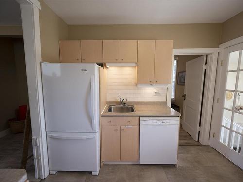 130 Selkirk Street North, Thunder Bay, ON - Indoor Photo Showing Kitchen