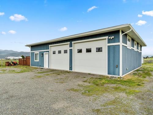 1922 Gardiner Road, Kamloops, BC - Outdoor With Exterior