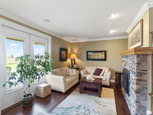 1922 Gardiner Road, Kamloops, BC - Indoor Photo Showing Living Room With Fireplace