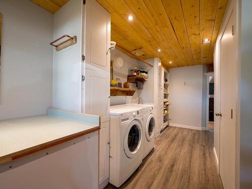 287 Reighmount Drive, Kamloops, BC - Indoor Photo Showing Laundry Room