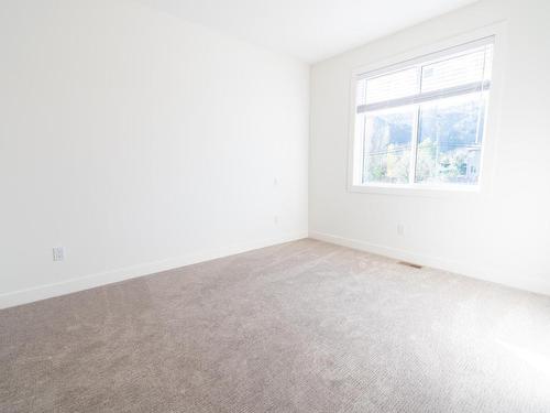 113-8960 Dallas Drive, Kamloops, BC - Indoor Photo Showing Other Room