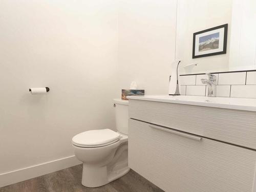 1750 Recline Ridge Road, Out Of District, BC - Indoor Photo Showing Bathroom