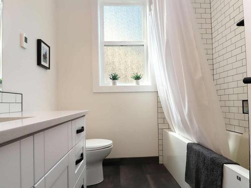 1750 Recline Ridge Road, Out Of District, BC - Indoor Photo Showing Bathroom