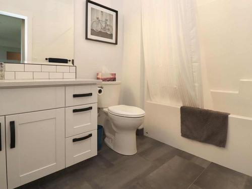 1750 Recline Ridge Road, Out Of District, BC - Indoor Photo Showing Bathroom