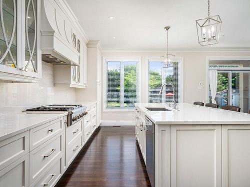 Kitchen - 69 Av. Kirkwood, Beaconsfield, QC - Indoor Photo Showing Kitchen With Upgraded Kitchen