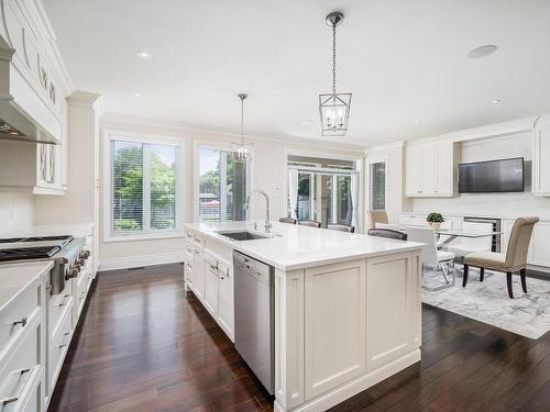 Cuisine - 69 Av. Kirkwood, Beaconsfield, QC - Indoor Photo Showing Kitchen With Upgraded Kitchen