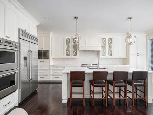 Kitchen - 69 Av. Kirkwood, Beaconsfield, QC - Indoor Photo Showing Kitchen With Upgraded Kitchen