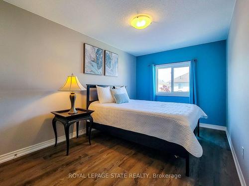 110 Marina Point Cres, Hamilton, ON - Indoor Photo Showing Bedroom