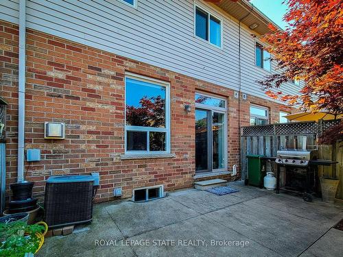 110 Marina Point Cres, Hamilton, ON - Outdoor With Exterior