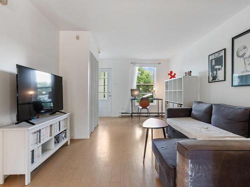 Salon - 3562  - 3570 Rue St-Germain, Montréal (Rosemont/La Petite-Patrie), QC - Indoor Photo Showing Living Room