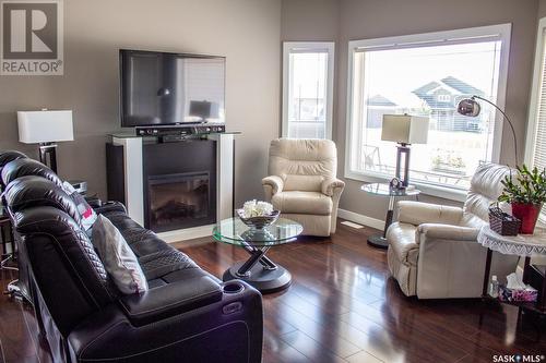6 Whitley Street, Melfort, SK - Indoor Photo Showing Living Room