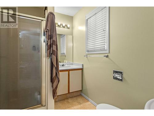 176 Merrifield Court, Kelowna, BC - Indoor Photo Showing Bathroom