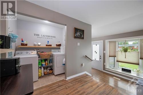 4205 Thunder Road, Gloucester, ON - Indoor Photo Showing Laundry Room