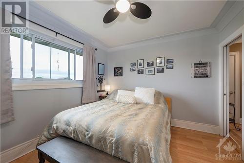 4205 Thunder Road, Gloucester, ON - Indoor Photo Showing Bedroom