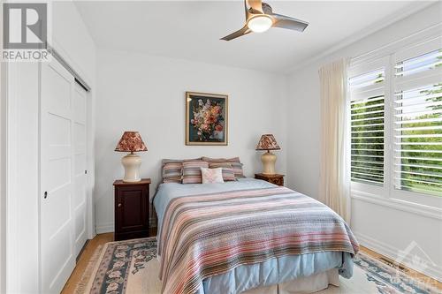 6131 Knights Drive, Ottawa, ON - Indoor Photo Showing Bedroom