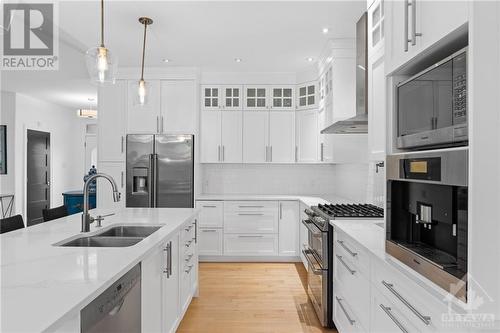 6131 Knights Drive, Manotick, ON - Indoor Photo Showing Kitchen With Double Sink With Upgraded Kitchen