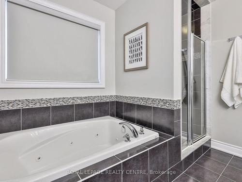 18 Goldthread Terr, Toronto, ON - Indoor Photo Showing Bathroom