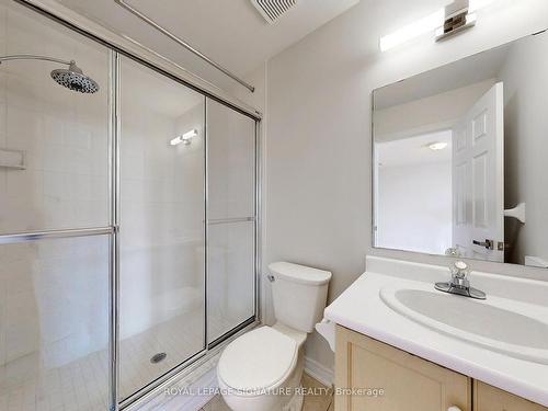 10 Bayfield Dr, Richmond Hill, ON - Indoor Photo Showing Bathroom