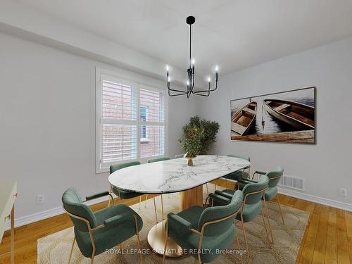 10 Bayfield Dr, Richmond Hill, ON - Indoor Photo Showing Dining Room