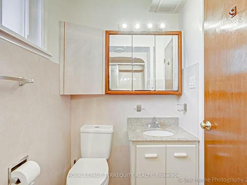 3424 Homark Dr, Mississauga, ON - Indoor Photo Showing Bathroom