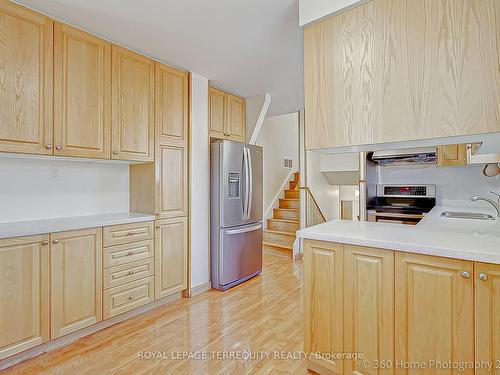 3424 Homark Dr, Mississauga, ON - Indoor Photo Showing Kitchen