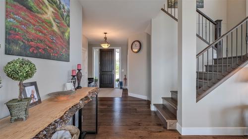 593 Harrogate Lane, Kelowna, BC - Indoor Photo Showing Other Room