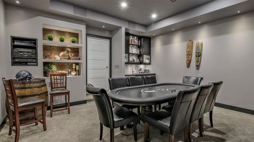 593 Harrogate Lane, Kelowna, BC - Indoor Photo Showing Dining Room