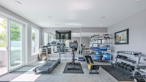 593 Harrogate Lane, Kelowna, BC - Indoor Photo Showing Gym Room