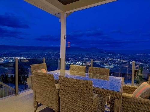 593 Harrogate Lane, Kelowna, BC - Outdoor With Exterior