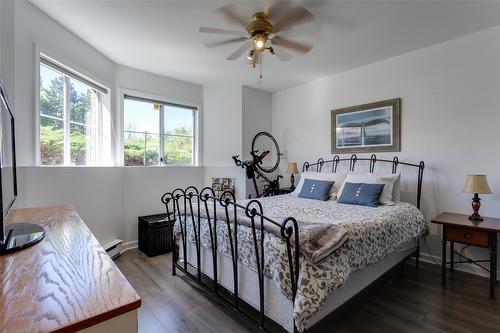 113-3163 Richter Street, Kelowna, BC - Indoor Photo Showing Bedroom