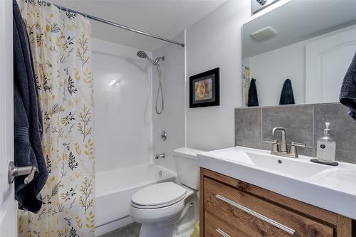 113-3163 Richter Street, Kelowna, BC - Indoor Photo Showing Bathroom