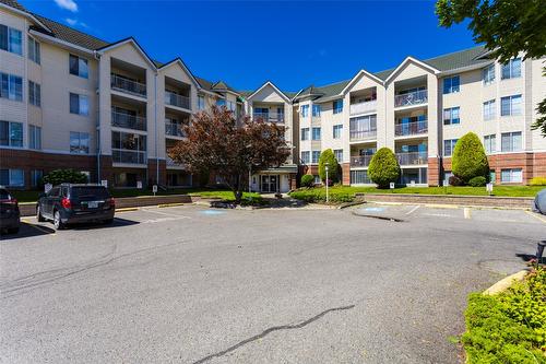 113-3163 Richter Street, Kelowna, BC - Outdoor With Facade