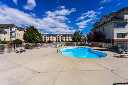 113-3163 Richter Street, Kelowna, BC - Outdoor With In Ground Pool