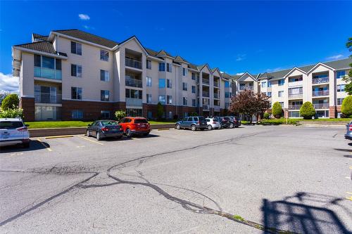 113-3163 Richter Street, Kelowna, BC - Outdoor With Facade