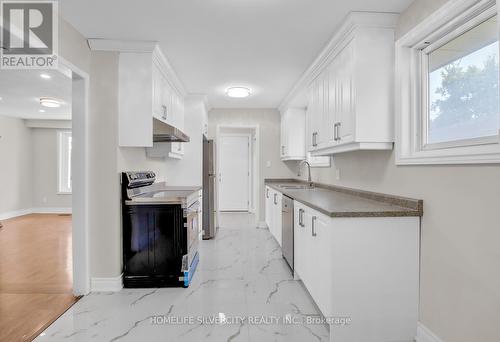 41 College Crescent, Barrie, ON - Indoor Photo Showing Kitchen