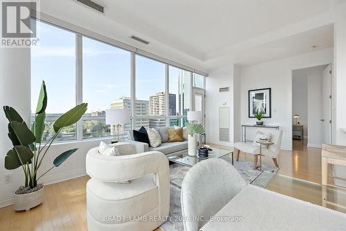 1103 - 3391 Bloor Street W, Toronto, ON - Indoor Photo Showing Living Room