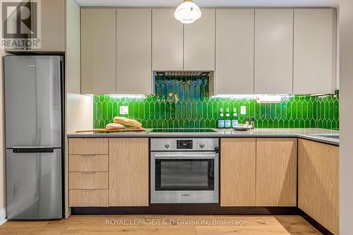 252 Fulton Avenue, Toronto, ON - Indoor Photo Showing Kitchen