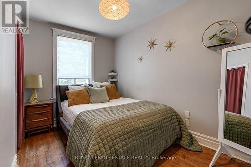 121 Coxwell Avenue, Toronto, ON - Indoor Photo Showing Living Room