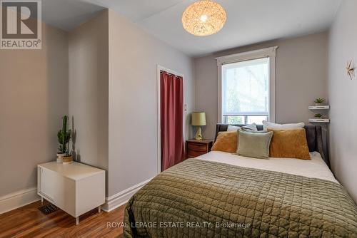 121 Coxwell Avenue, Toronto, ON - Indoor Photo Showing Bedroom