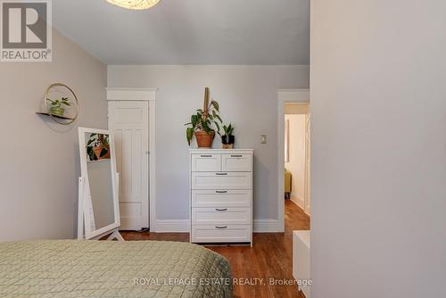 121 Coxwell Avenue, Toronto, ON - Indoor Photo Showing Bedroom