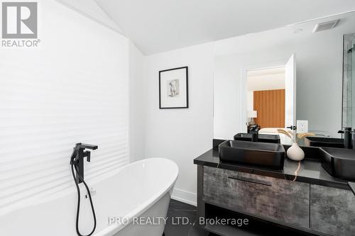 280 Westlake Avenue, Toronto, ON - Indoor Photo Showing Bathroom