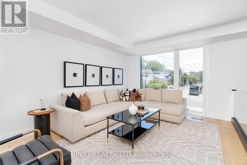 280 Westlake Avenue, Toronto, ON - Indoor Photo Showing Living Room