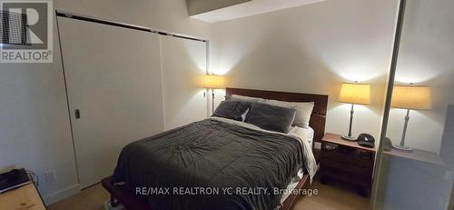 321 - 111 Bathurst Street, Toronto (Waterfront Communities), ON - Indoor Photo Showing Bedroom