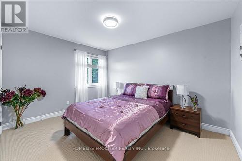 1664 Moyer Avenue, Innisfil, ON - Indoor Photo Showing Bedroom