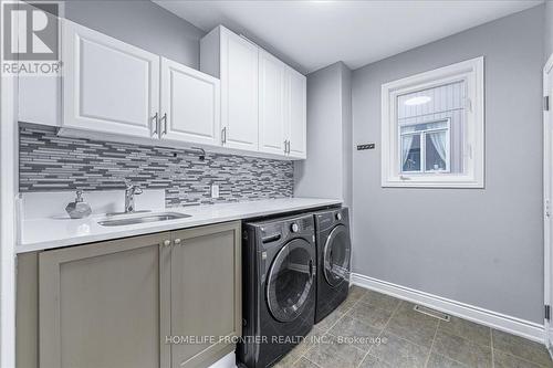 1664 Moyer Avenue, Innisfil, ON - Indoor Photo Showing Laundry Room