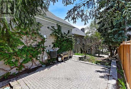 5 Humberview Drive, Vaughan (Islington Woods), ON - Outdoor